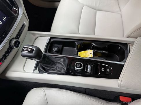 Used 2019 Volvo S60 T5 Momentum w/ Premium Package FWD image 21