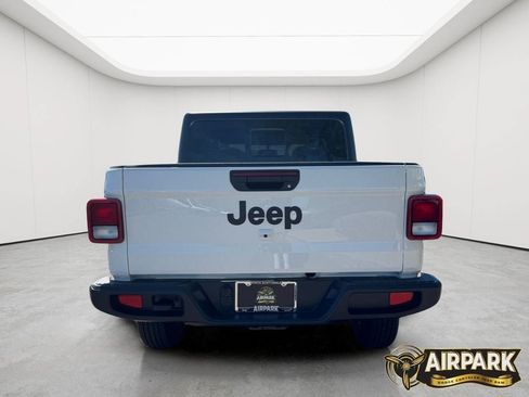 New 2026 Jeep Gladiator Sport AWD/4WD image 5