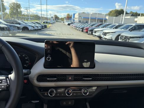 New 2026 Honda HR-V EX-L image 17