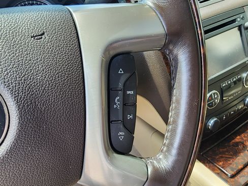 Used 2013 GMC Yukon XL Denali AWD/4WD image 23