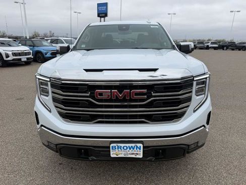 New 2026 GMC Sierra 1500 SLT image 4