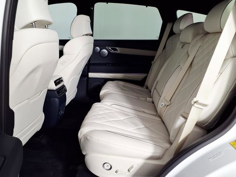 Certified 2025 Genesis GV80 3.5T Prestige image 13