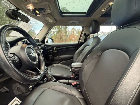 Used 2015 MINI Cooper 4-Door Hardtop image 13