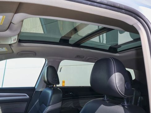 Used 2022 Volkswagen Atlas SEL Premium image 14