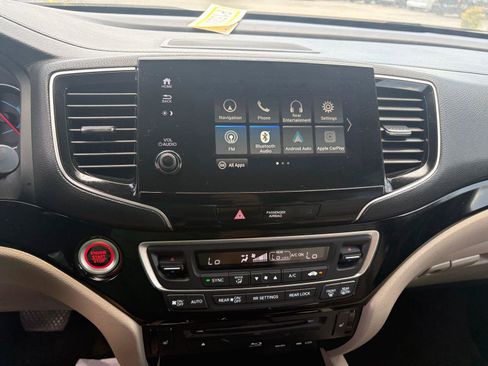 Used 2019 Honda Pilot Touring image 13