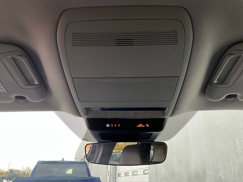 Used 2025 MAZDA CX-50 AWD 2.5 S w/ Preferred Package image 16