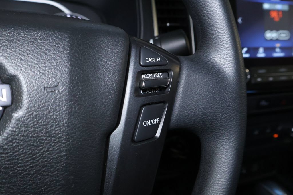 Used 2023 Nissan Frontier SV AWD/4WD image 18