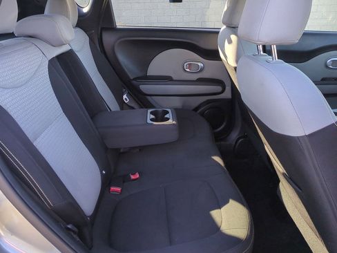 Used 2015 Kia Soul + image 23