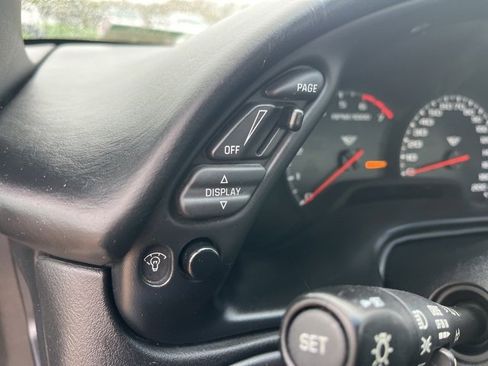 Used 2004 Chevrolet Corvette Coupe w/ Roof Package image 24