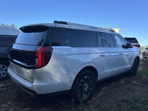 Used 2025 Ford Expedition Max Platinum AWD/4WD image 18