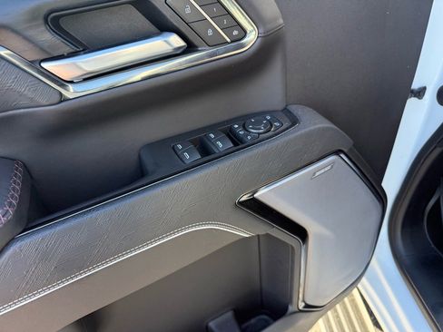 Used 2024 GMC Sierra 2500 AT4X image 16