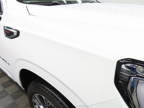 Used 2025 GMC Yukon Denali w/ Denali Reserve Package image 34