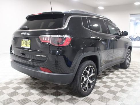 Used 2025 Jeep Compass Limited image 11