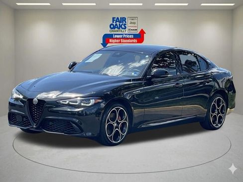 Used 2024 Alfa Romeo Giulia Veloce AWD/4WD image 2