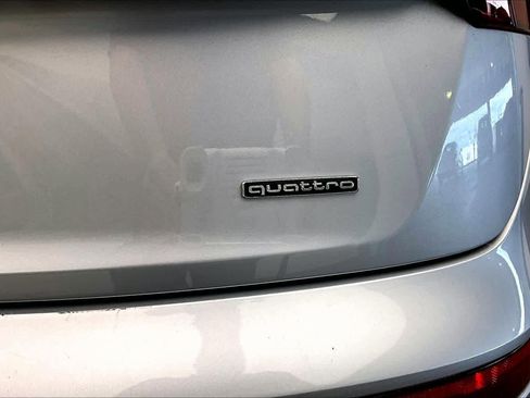 Certified 2023 Audi Q5 2.0T Premium w/ Convenience Package image 9
