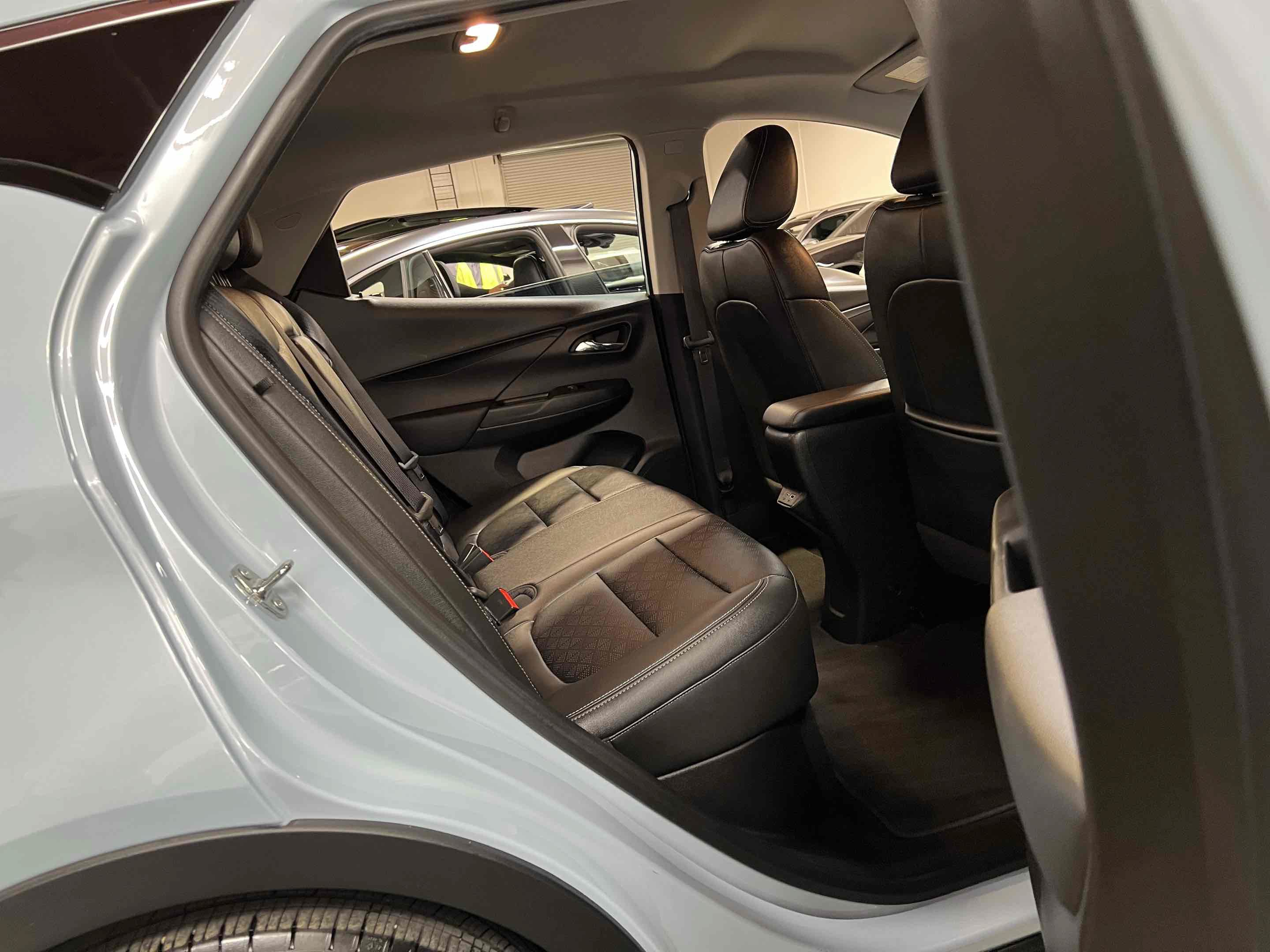Used 2023 Chevrolet Bolt LT w/ Infotainment Package FWD image 30