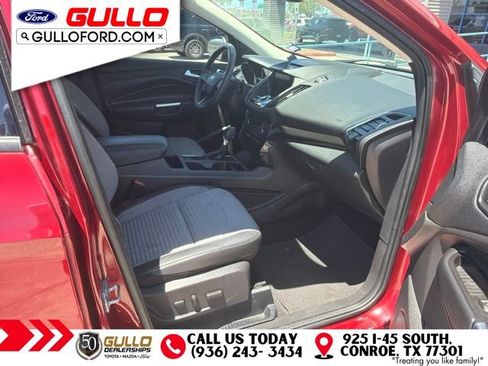 Used 2017 Ford Escape Titanium FWD image 3
