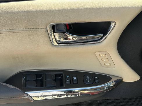 Used 2014 Toyota Avalon XLE Touring FWD image 7
