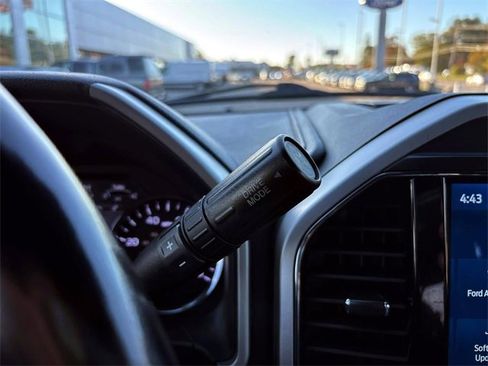 Used 2022 Ford F250 Lariat w/ Lariat Value Package image 28