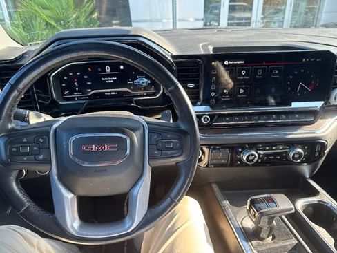 Used 2022 GMC Sierra 1500 SLT w/ SLT Premium Plus Package AWD/4WD image 10