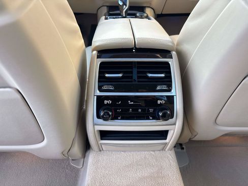 Used 2018 BMW 750i xDrive AWD/4WD image 10