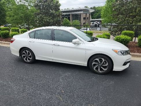 Used 2016 Honda Accord EX-L image 4