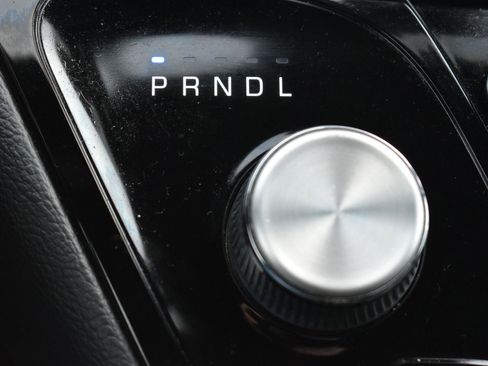 Used 2021 Chrysler Pacifica Touring w/ S Appearance Package image 29