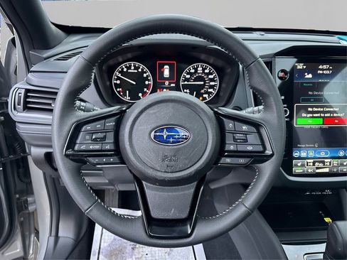 Used 2025 Subaru Forester Premium AWD/4WD image 22