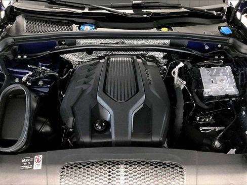 Used 2025 Porsche Macan image 24