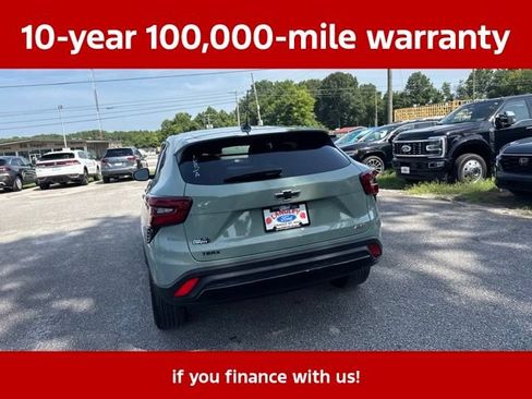 Used 2024 Chevrolet Trax RS w/ Sunroof Package FWD image 27