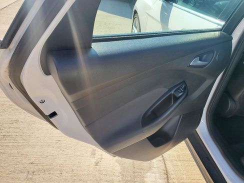 Used 2015 Ford Focus Titanium FWD image 14