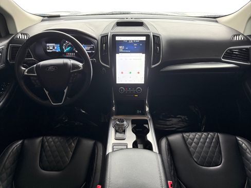 Used 2024 Ford Edge Titanium image 8