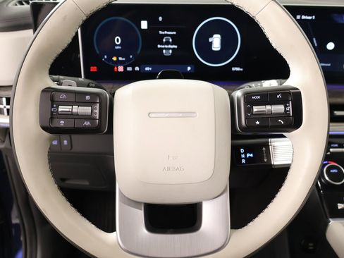 Used 2025 Hyundai Santa Fe Calligraphy image 3