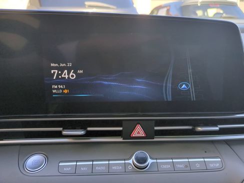 Used 2025 Hyundai Elantra SEL FWD image 19