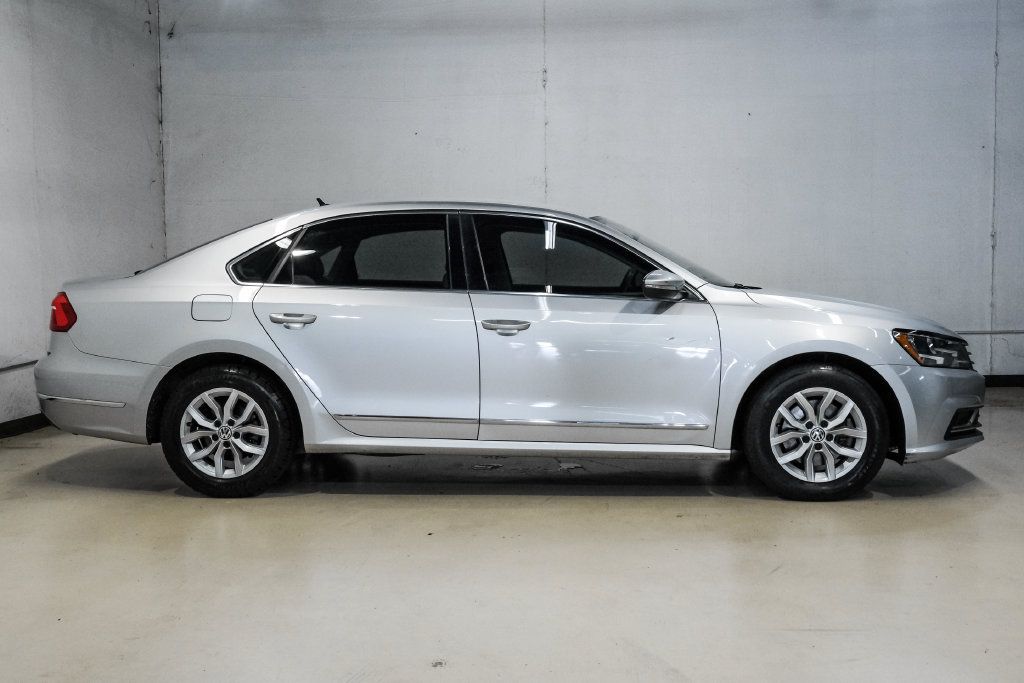 Used 2016 Volkswagen Passat 1.8T S FWD image 9