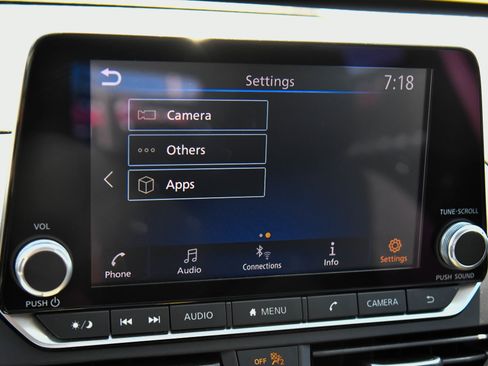 Used 2025 Nissan Altima 2.5 SV FWD image 21