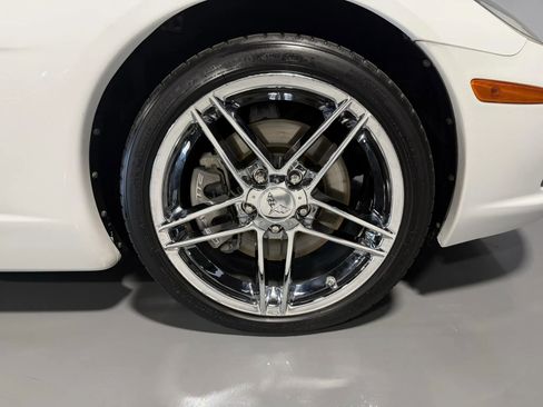 Used 2011 Chevrolet Corvette Coupe w/ 1LT RWD image 14