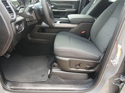 New 2026 RAM 3500 Big Horn AWD/4WD image 31