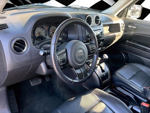 Used 2017 Jeep Patriot High Altitude image 13