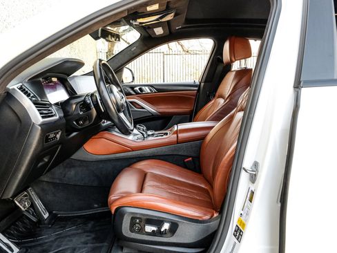 Used 2022 BMW X6 M50i w/ Executive Package image 4