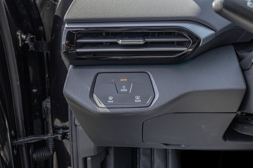 Certified 2024 Volkswagen ID.4 2WD image 27