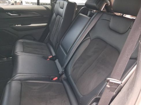 Used 2023 Jeep Grand Cherokee Altitude AWD/4WD image 14