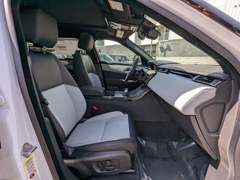 New 2026 Land Rover Range Rover Velar Dynamic SE image 17