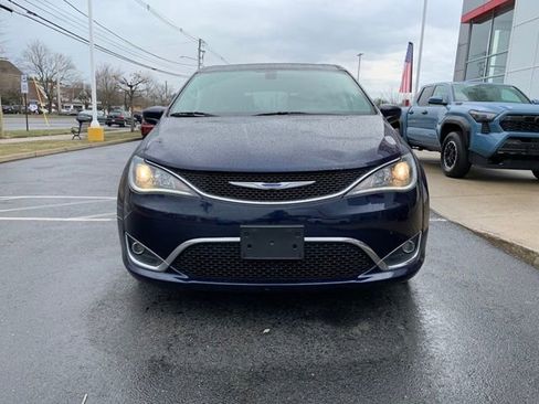 Used 2018 Chrysler Pacifica Touring Plus image 8