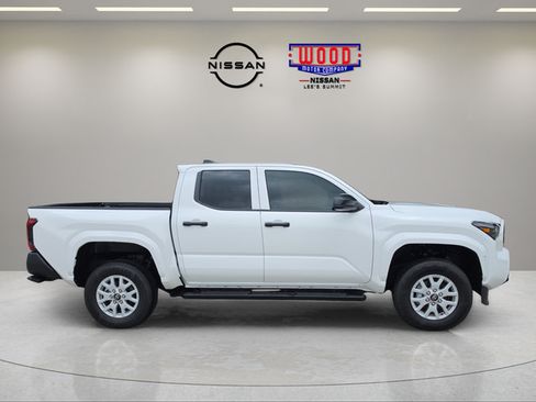 Used 2026 Toyota Tacoma SR w/ SR Upgrade Package RWD image 2