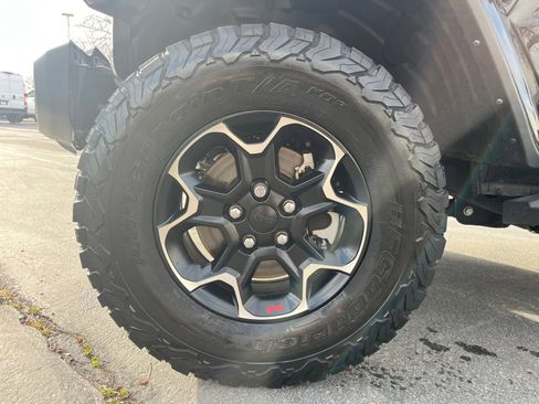 Used 2023 Jeep Wrangler Unlimited Rubicon w/ Cold Weather Group image 10