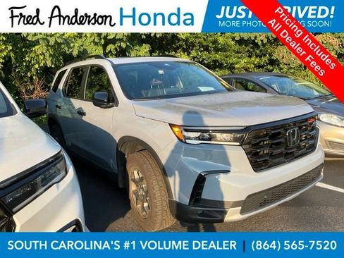 Used 2025 Honda Pilot TrailSport image 1