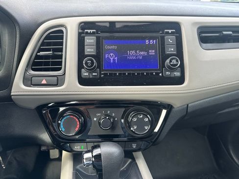 Used 2021 Honda HR-V LX image 8