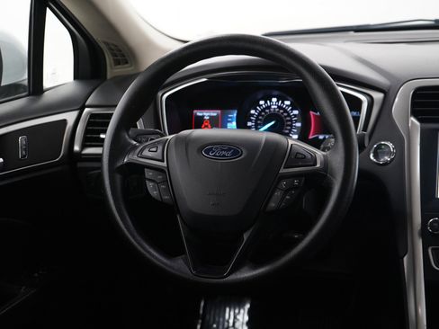 Used 2020 Ford Fusion SE image 14