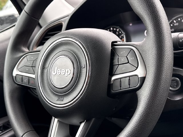 Used 2023 Jeep Renegade Latitude AWD/4WD image 13